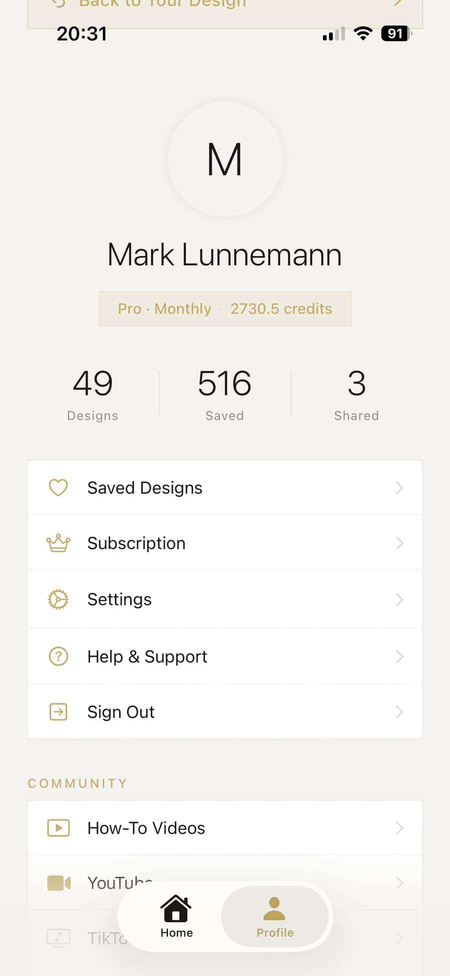 Profile screen showing total designs, saved images and subscription details